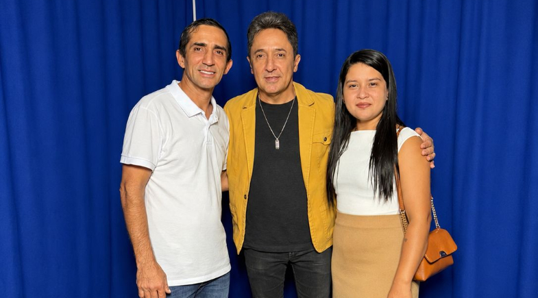 Tom Cleber anima festa em homenagem ao Dia das Mães em São Pedro do Piauí