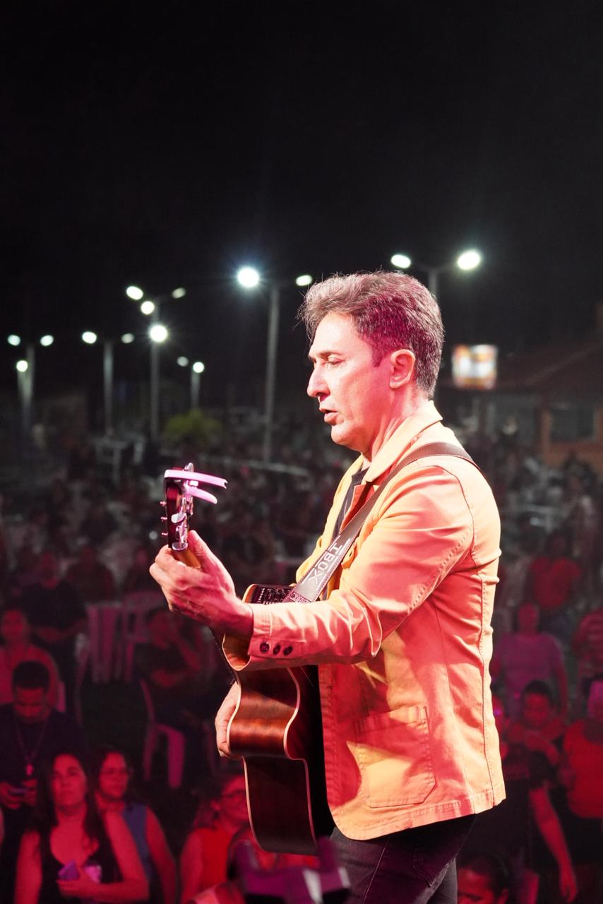 Tom Cleber anima festa em homenagem ao Dia das Mães em São Pedro do Piauí - Imagem 2