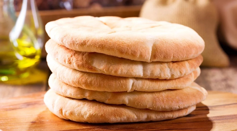 Pão saudável com 2 ingredientes: aprenda receita sem farinha e sem forno