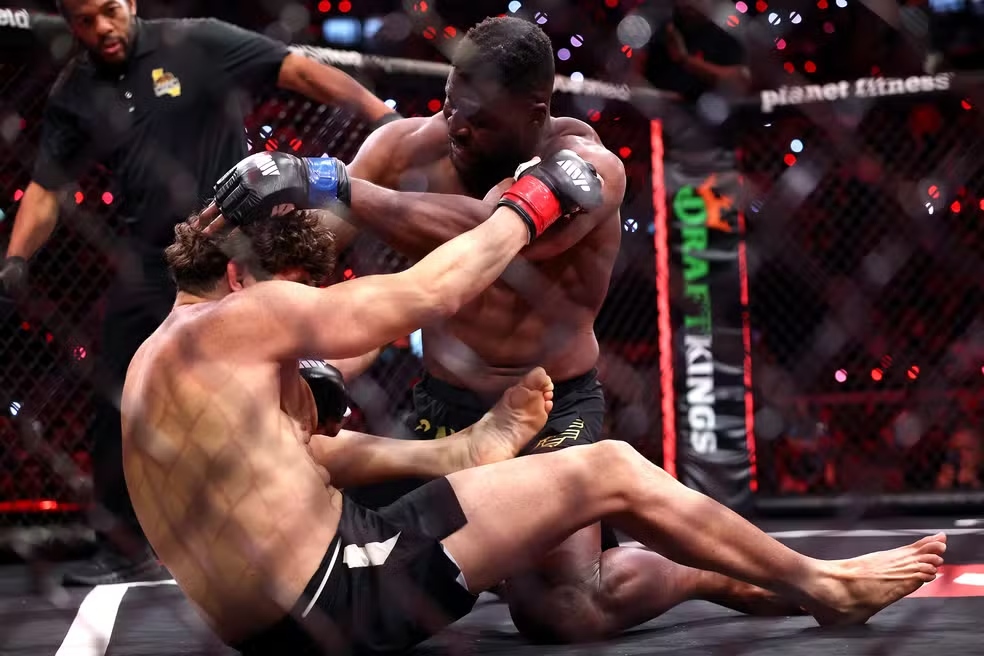 Francis Ngannou nocauteou Philipe Lins no R1 | Foto: Sarah Stier/Getty Images for Netflix 