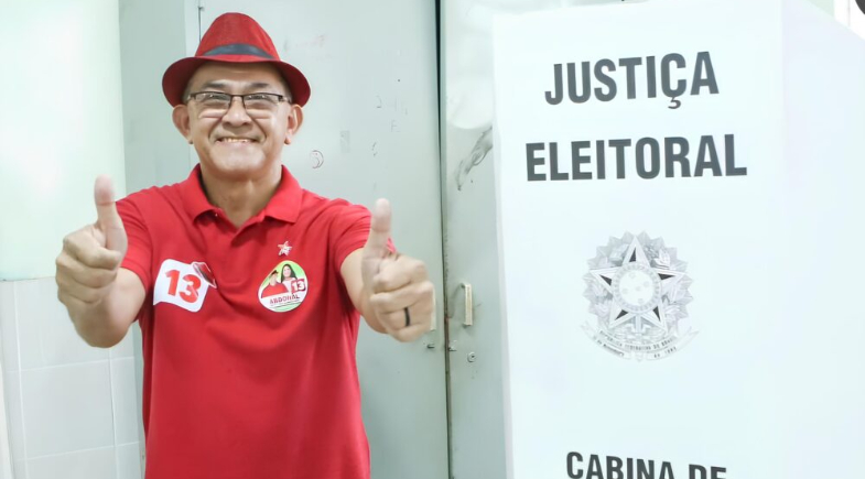 Justiça Eleitoral julga improcedente ação que pedia cassação do prefeito de São João do Arraial