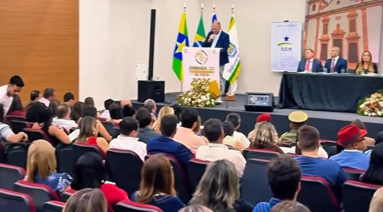 Representantes de Campo Largo do Piauí participam da Jornada do Conhecimento do TCE-PI em Piracuruca