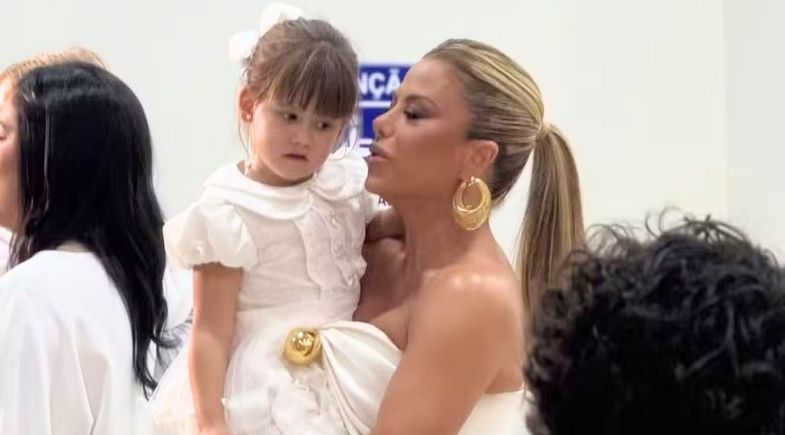 Poliana Rocha faz carta aberta emocionante em homenagem à neta Maria Flor