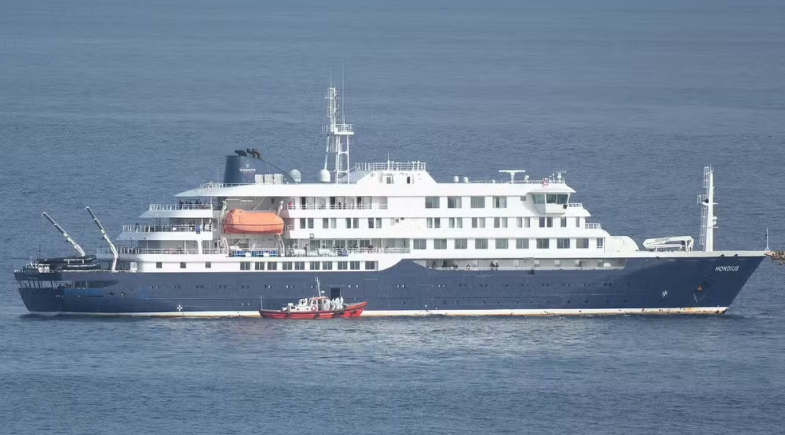 Homem infectado por hantavírus em cruzeiro recebe atendimento médico na Suíça
