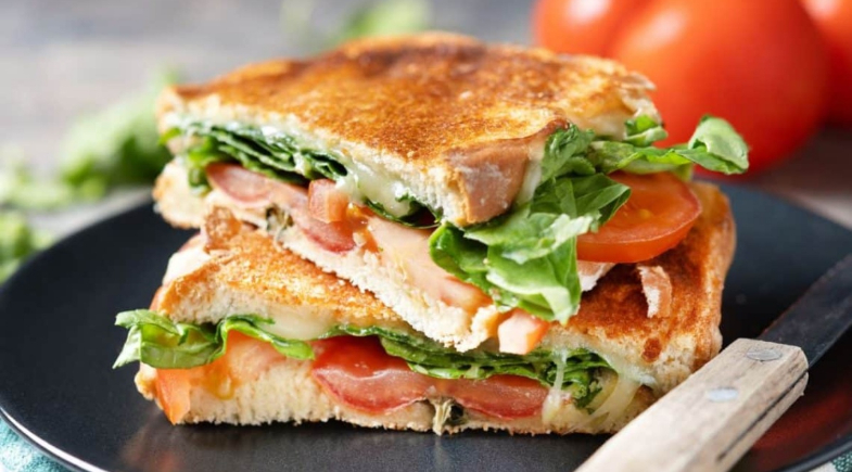 Descubra 4 opções práticas e saudáveis para saciar a fome no meio do dia