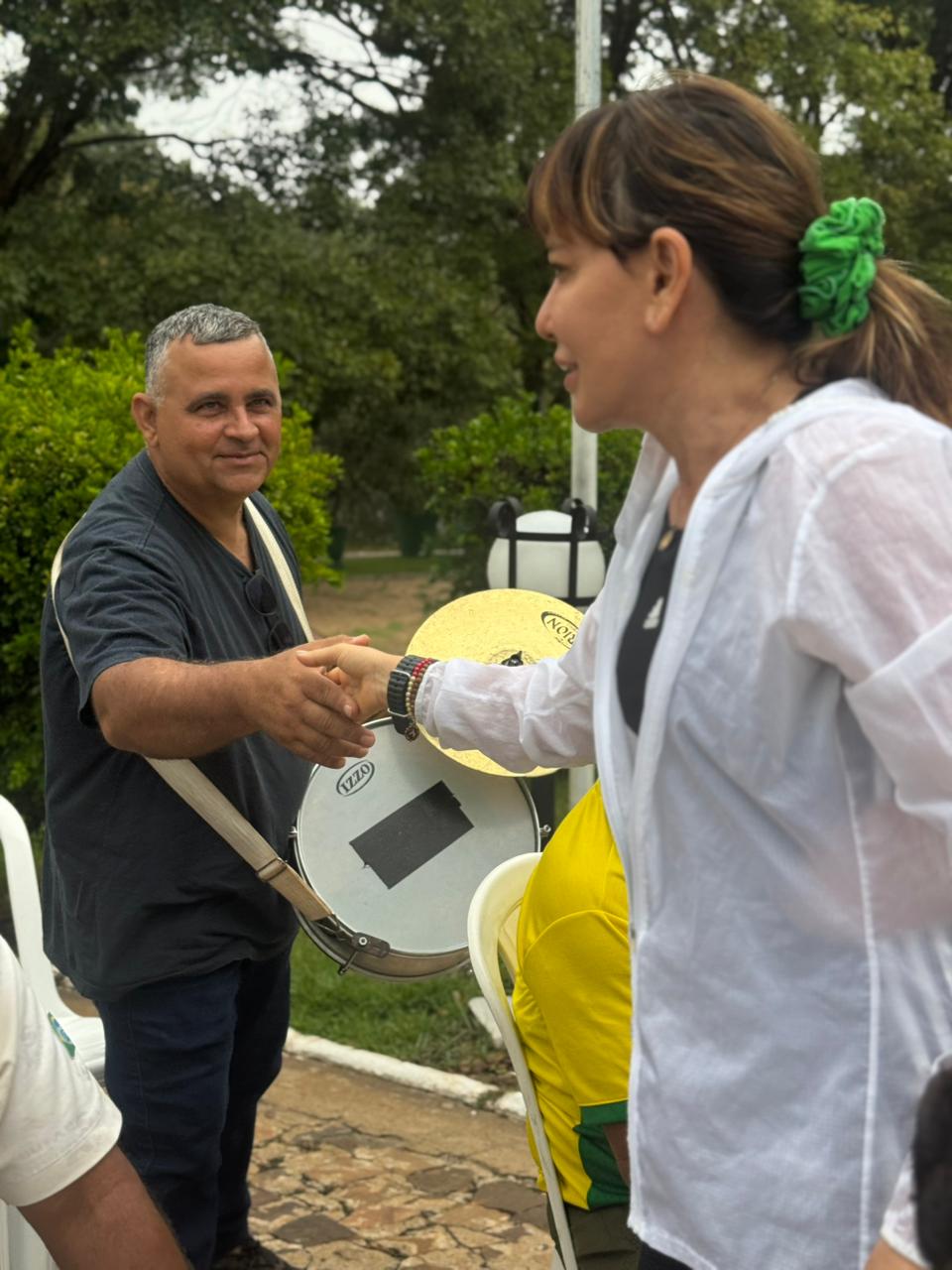 Banda Municipal Mestre Chico presta homenagem à prefeita Ivanária Sampaio - Divulgação/ASCOMBanda Municipal Mestre Chico presta homenagem à prefeita Ivanária Sampaio - Divulgação/ASCOM