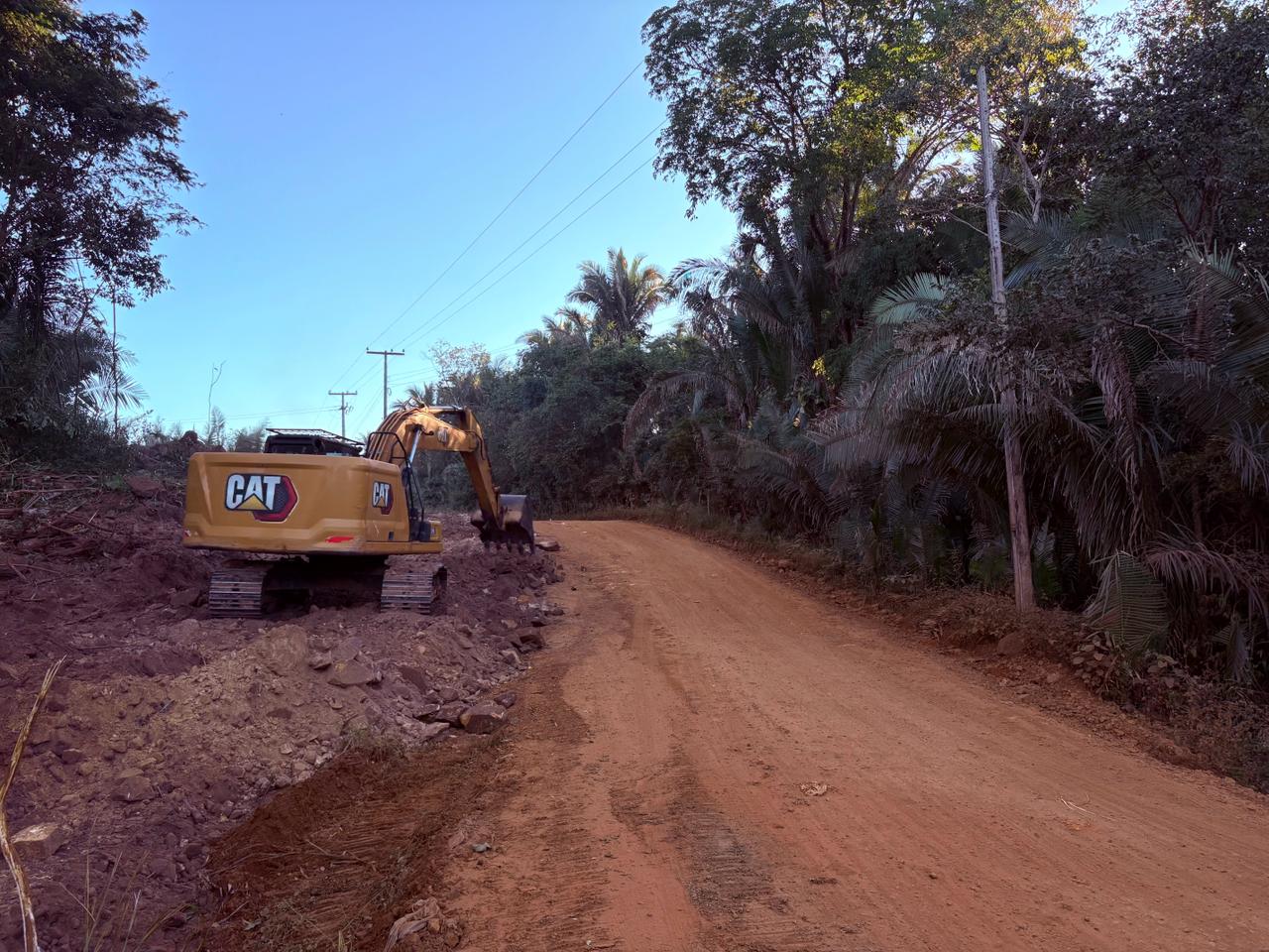  Esperantina em parceria com Governo do Estado inicia obras de asfaltamento - Divulgação/ASCOM Esperantina em parceria com Governo do Estado inicia obras de asfaltamento - Divulgação/ASCOM