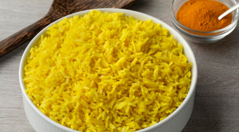 Açafrão no arroz: descubra como um tempero simples pode influenciar a saúde