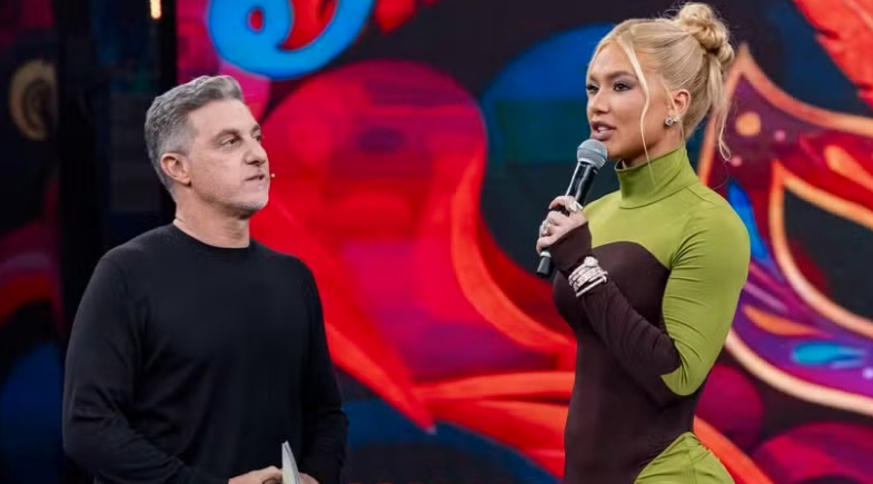 Huck assume cobertura da Copa no 'Domingão' e dispensa Virginia Fonseca