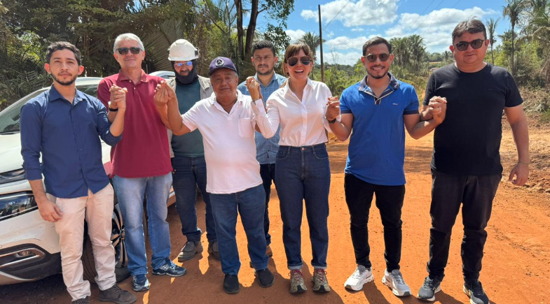 Ivanária Sampaio acompanha início das obras de asfaltamento da estrada de acesso ao Cemitério do Ciganinho Milagroso em Esperantina
