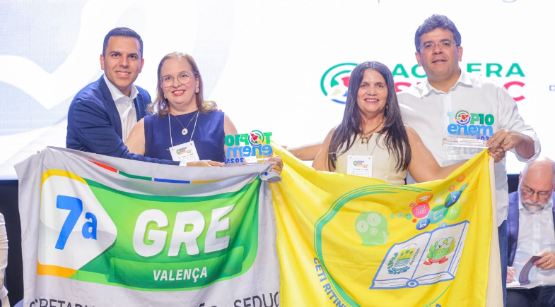 Rafael reúne mais de 500 escolas, premia destaques do Enem e amplia programa de intercâmbio