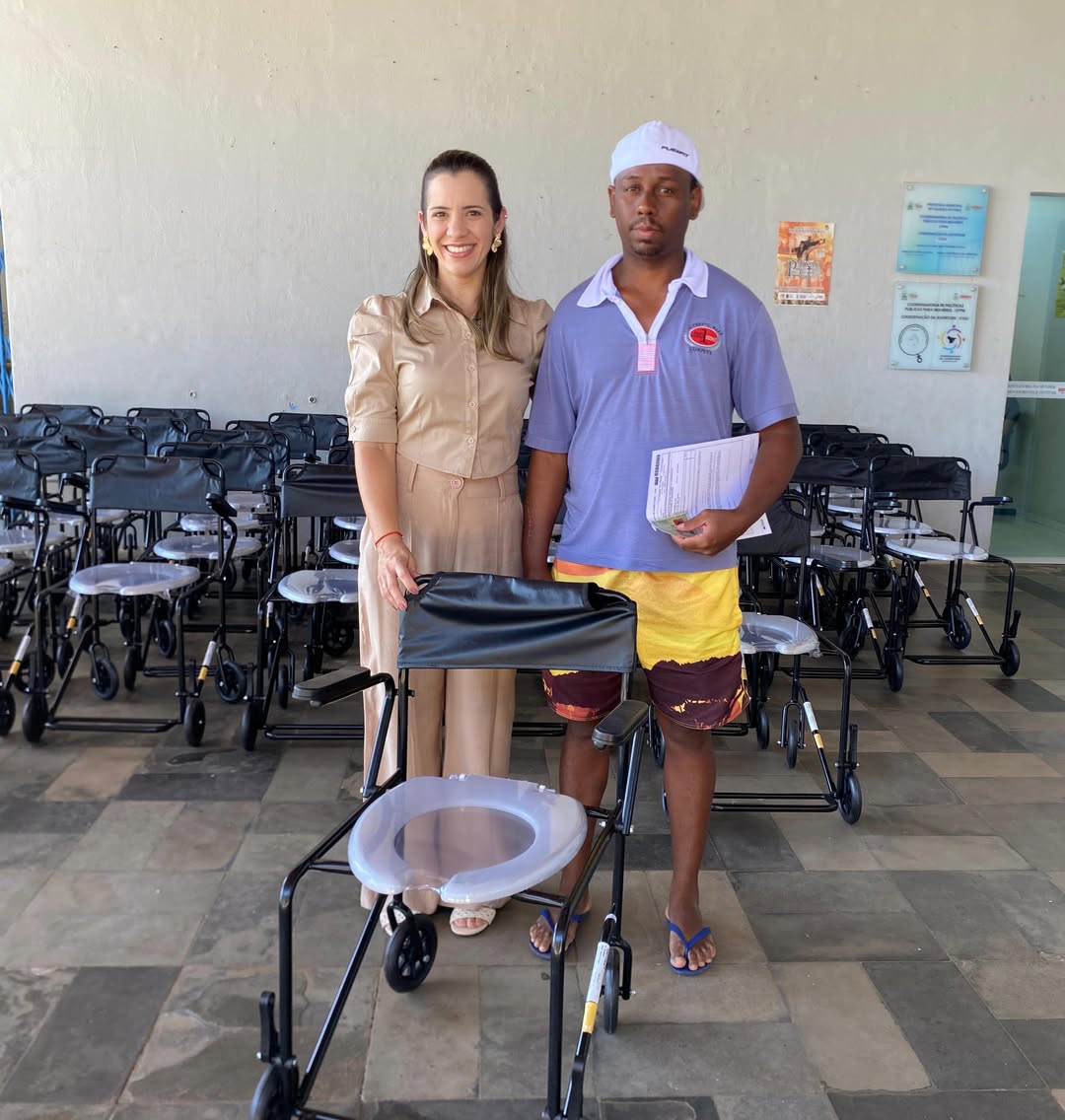Valença do Piauí entrega quase 300 equipamentos de mobilidade à população - Imagem 6