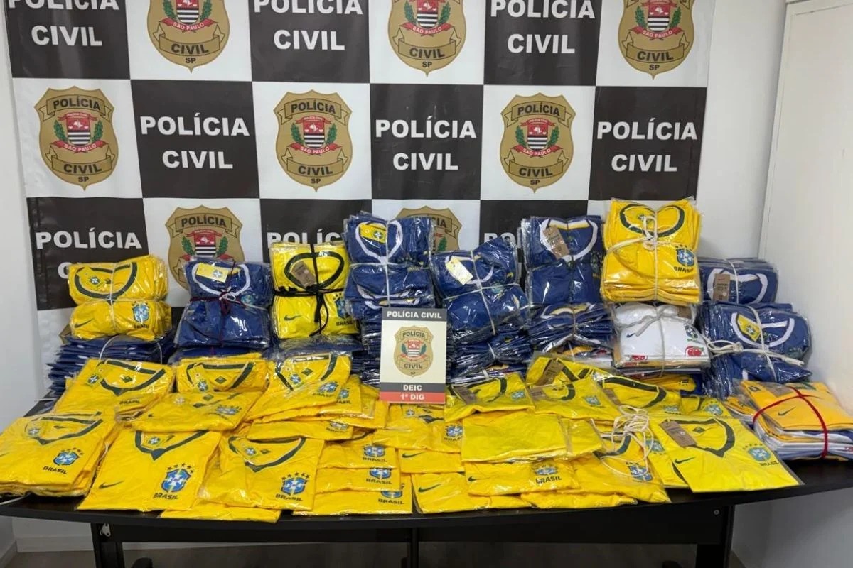 Às vésperas da Copa, polícia apreende 50 mil figurinhas falsas em São Paulo -Foto: Divulgação