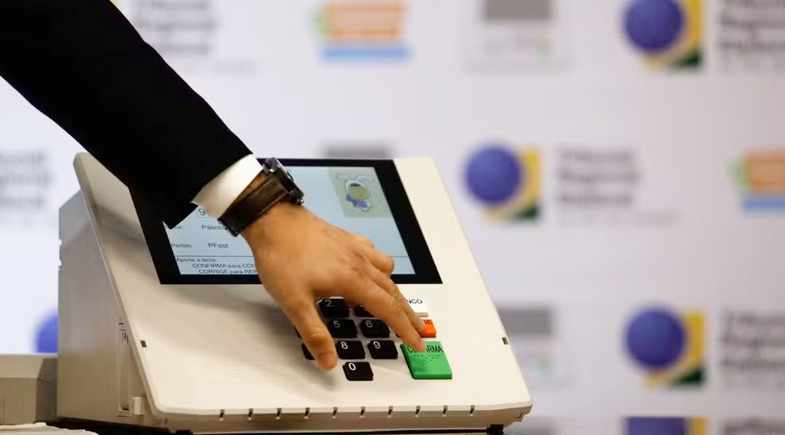 Urna eletrônica exibida em evento do Tribunal Regional Eleitoral  | Tânia Rêgo/Agência Brasil