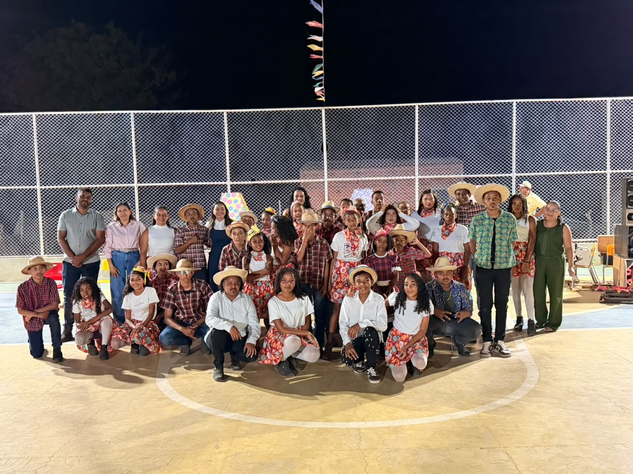 Prefeita Roselídia Lustosa prestigia arraiá que reuniu escolas da zona rural na comunidade Saquinho - Imagem 2
