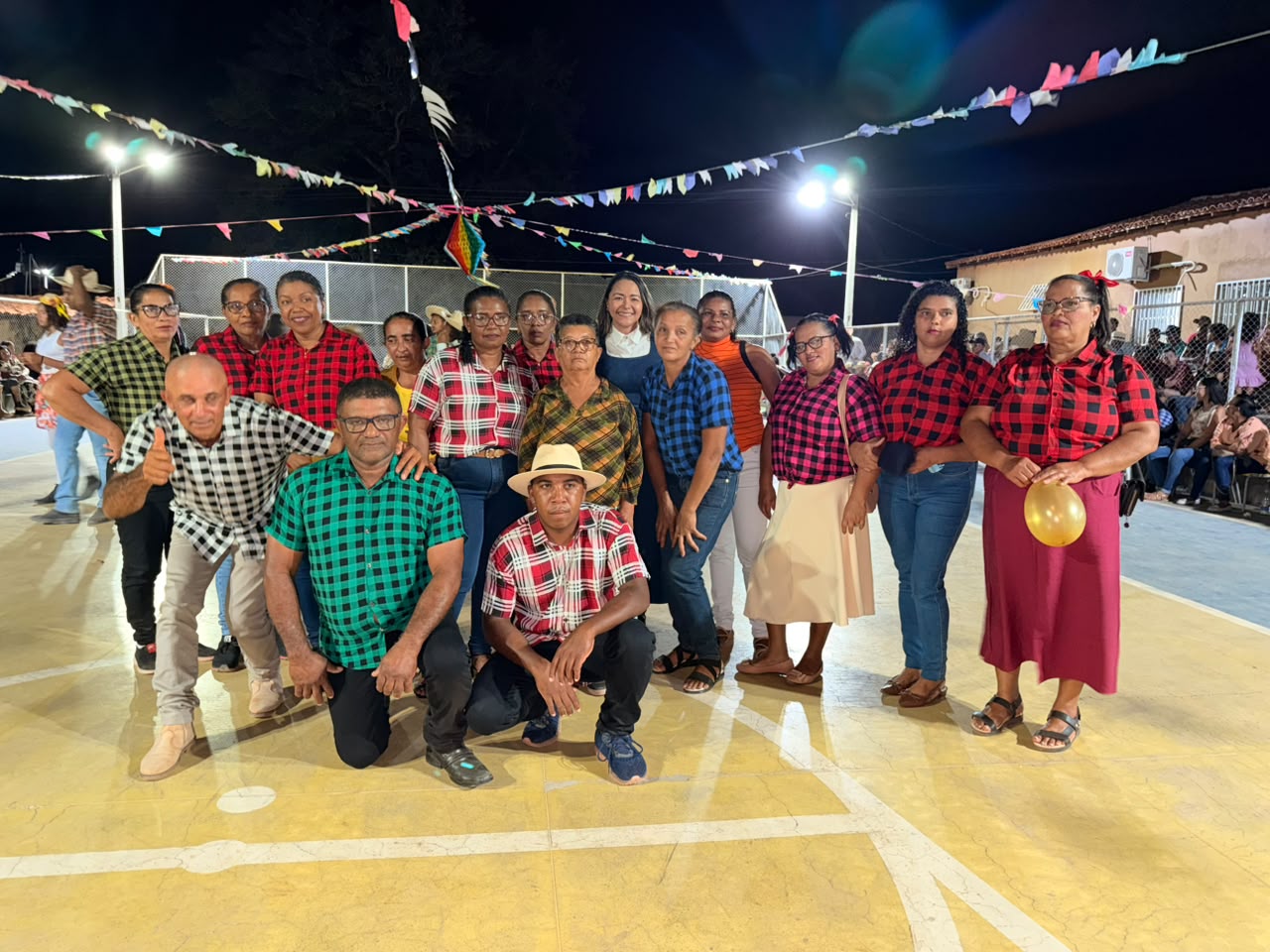 Prefeita Roselídia Lustosa prestigia arraiá que reuniu escolas da zona rural na comunidade Saquinho - Imagem 1