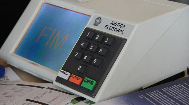 ELEITOR VERÁ SEIS FOTOS NA URNA AO VOTAR PARA SENADOR.