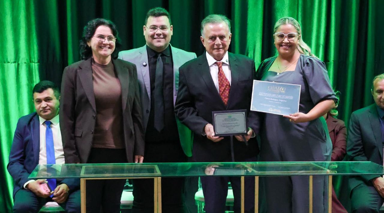 Deputado federal Flávio Nogueira recebe Título de Cidadão Piripiriense