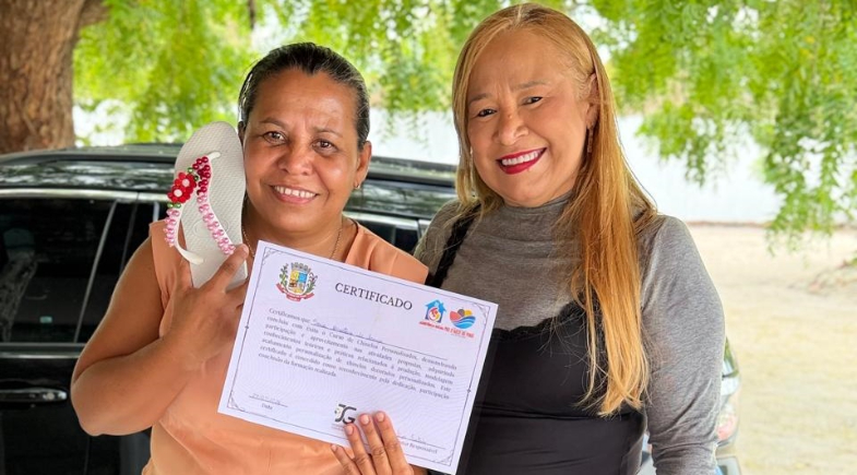 Prefeitura de Pau D’Arco do Piauí promove curso de personalização de chinelos