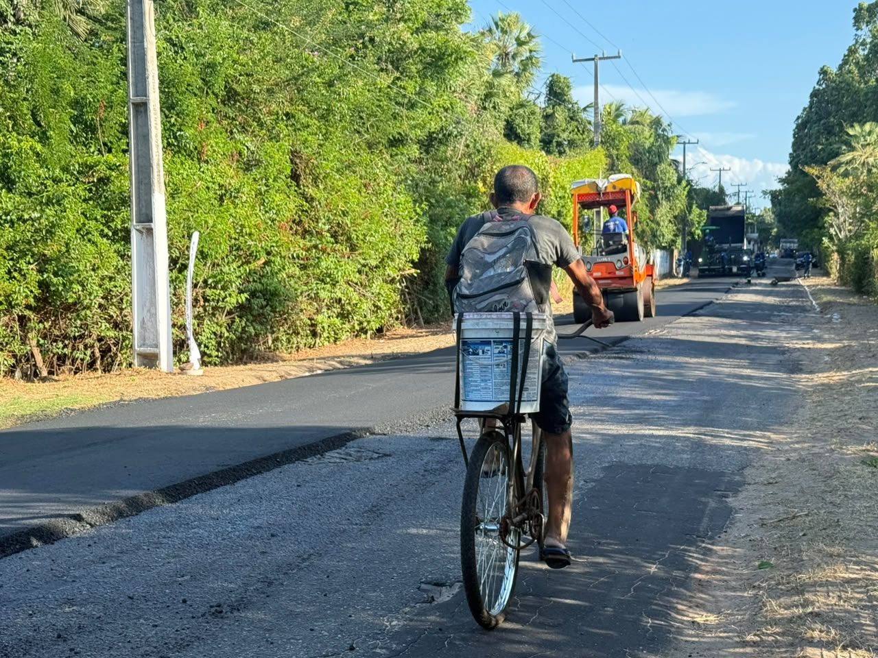 Pavimentação asfáltica da avenida principal do bairro Tabuleiro - Divulgação/ASCOMPavimentação asfáltica da avenida principal do bairro Tabuleiro - Divulgação/ASCOM