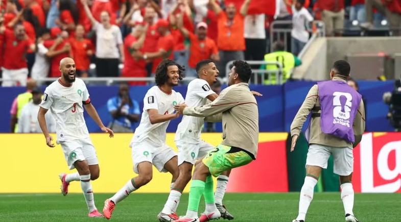 Azzedine Ounahi comemora o gol em Canadá x Marrocos | Foto: REUTERS/Kai Pfaffenbach