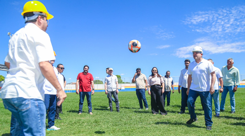 Governador Rafael Fonteles realiza visita técnica às obras de reforma do Estádio Militão, em Anísio de Abreu | Foto: Reprodução