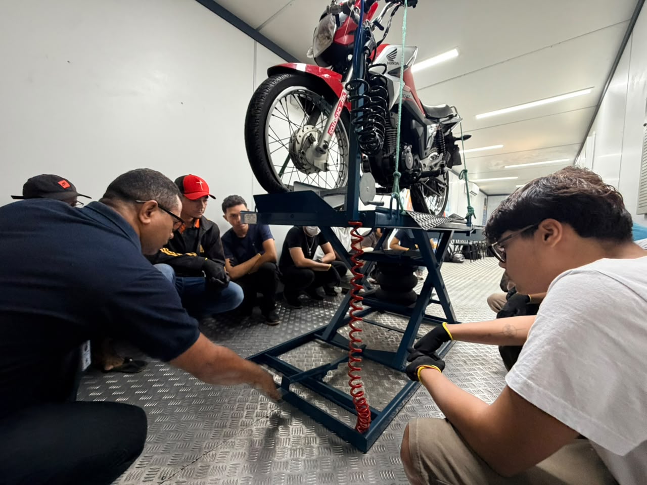 Curso gratuito de Mecânica de Motos - Divulgação/ASCOMCurso gratuito de Mecânica de Motos - Divulgação/ASCOM