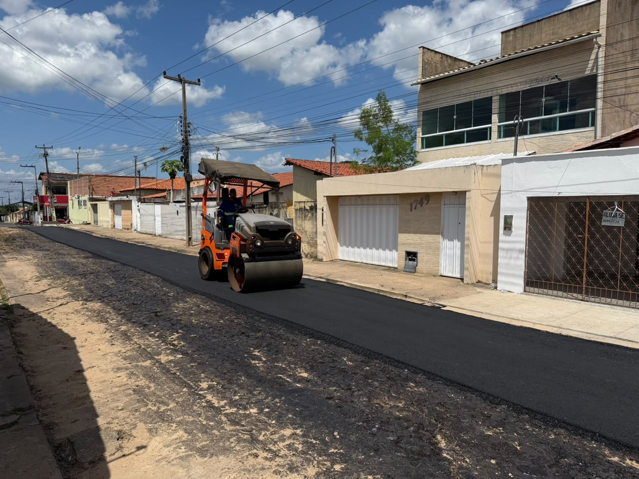 Asfaltamento da Rua Padre Domingos - Divulgação/ASCOMAsfaltamento da Rua Padre Domingos - Divulgação/ASCOM