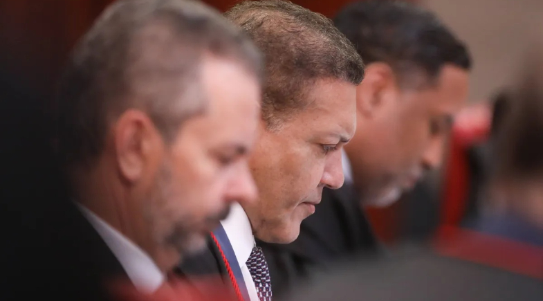 TSE reúne ministros para debater regras sobre IA e deepfakes nas eleições