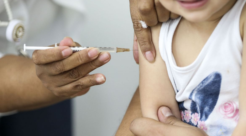 Francinópolis realiza atualização da caderneta de vacinação de crianças e adolescentes