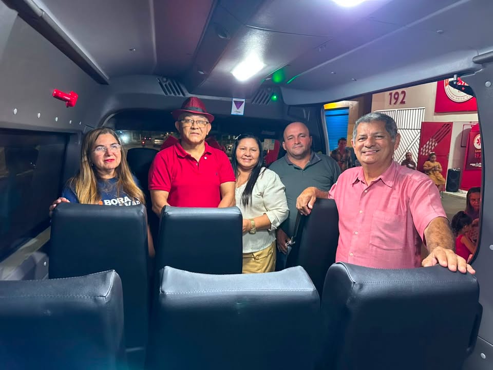 São João do Arraial recebe nova van do Governo Federal para reforçar transporte de pacientes da saúde - Imagem 3
