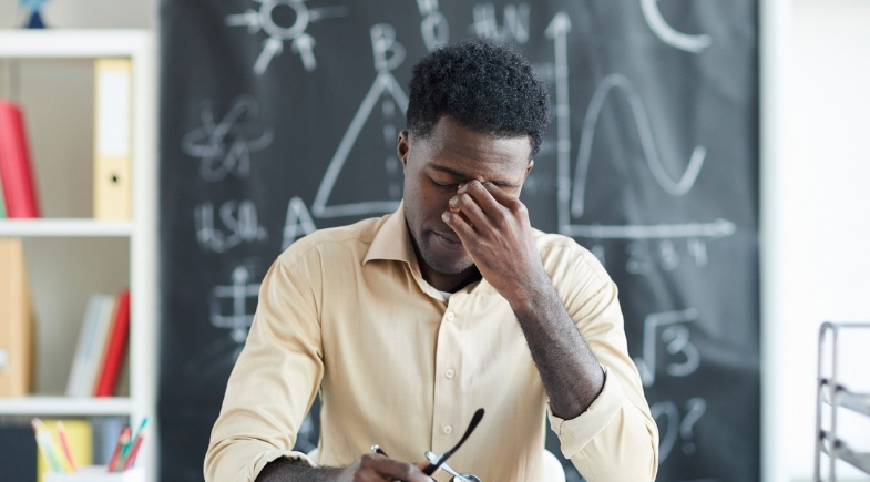 No Dia Nacional da Educação, veja sinais para ficar atento a saúde mental dos professores