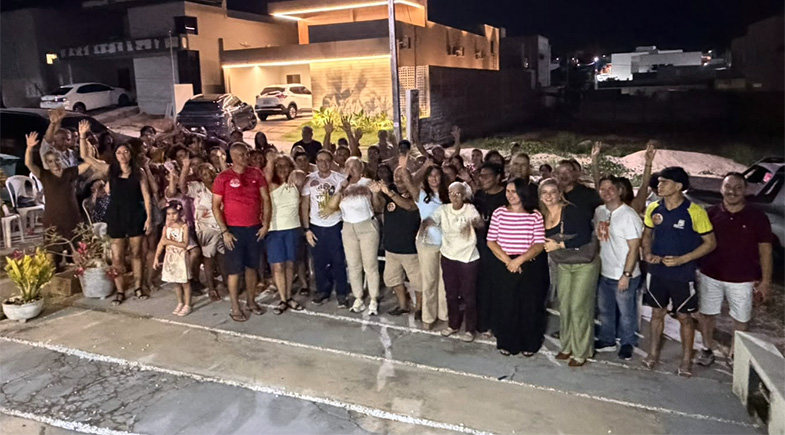 Coronel Elizete em reunião na casa da tenente-coronel Socorro | Divulgação