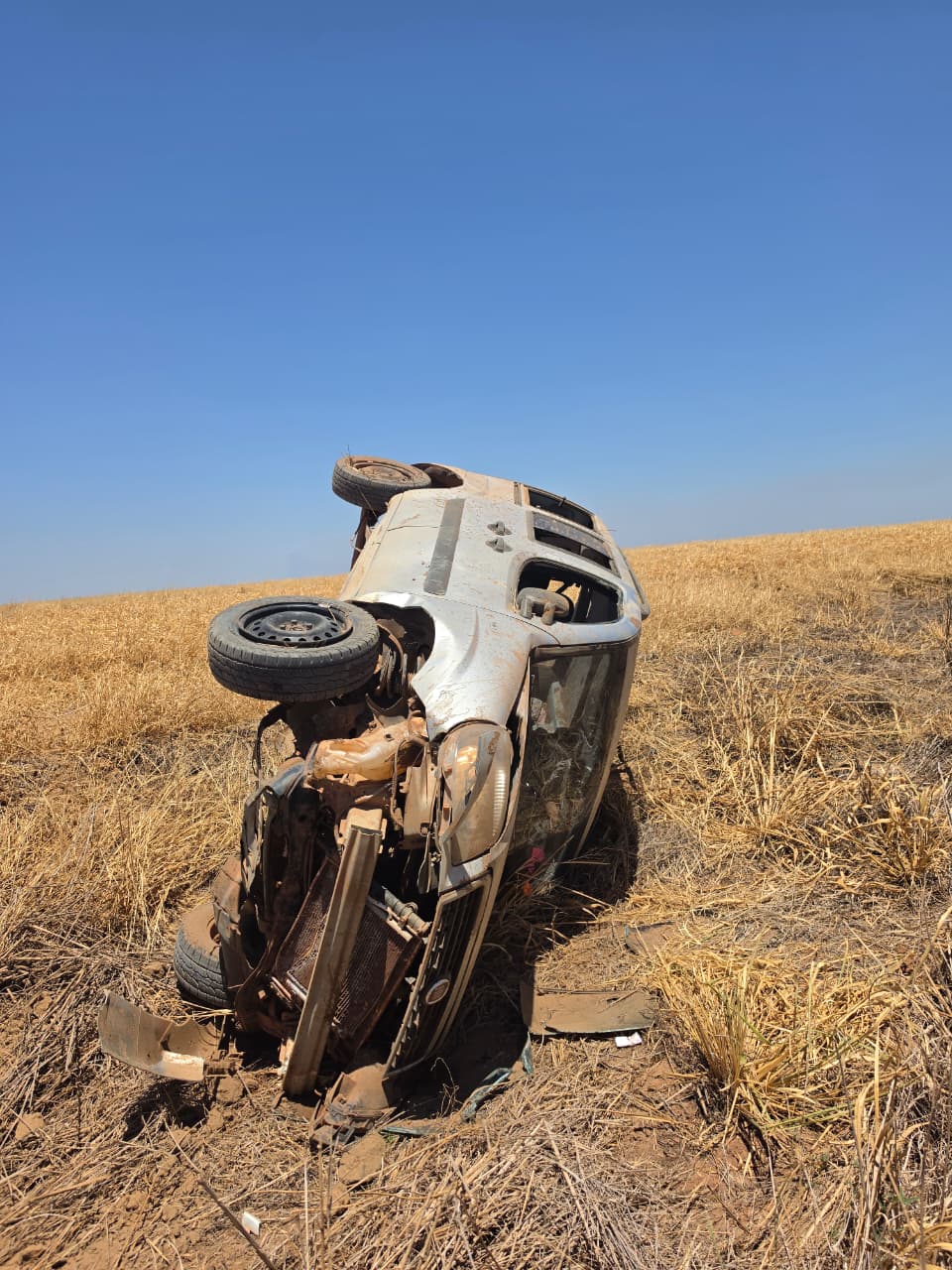 Motorista de transporte escolar morre e crianças ficam feridas após capotamento no Piauí - Imagem 1