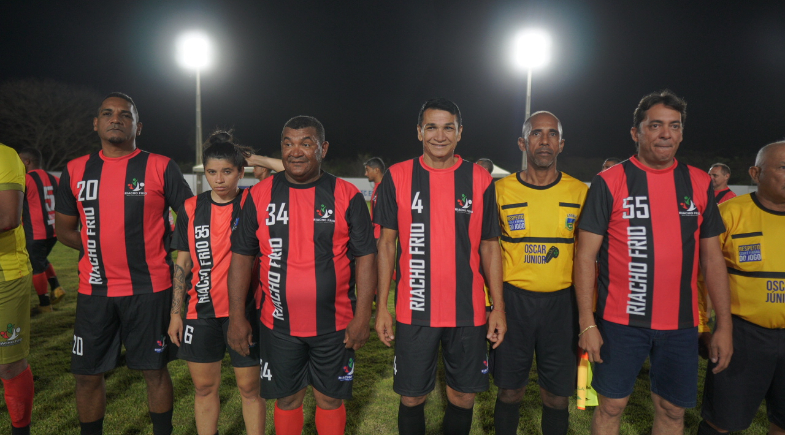 Riacho Frio inaugura Estádio Municipal Almizão com jogo festivo entre Túlio Maravilha e Ronaldo Angelim