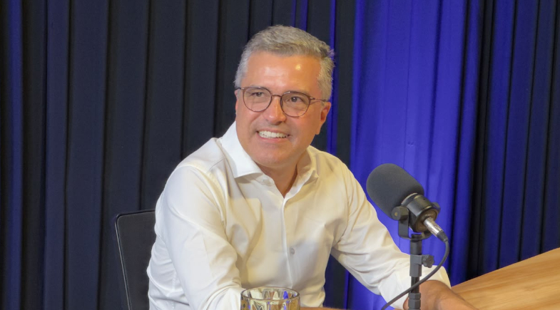 Dr. Vinícius Nascimento (PT) durante sabatina no POD JOGO | Isadora Loiola/Meionews