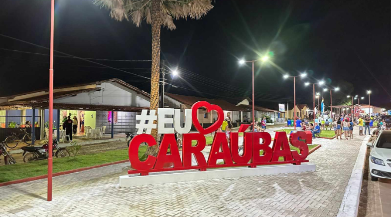 Caraúbas do Piauí realiza entrega de novo veículo para a Secretaria de Administração