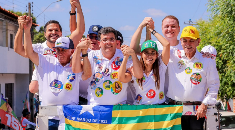 Rafael Fonteles participou de carreata na Grande Santa Maria da Codipi, na zona Norte de Teresina, neste domingo (27) | Reprodução/ Divulgação