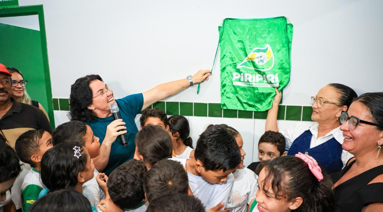 Mais estrutura: Piripiri entrega CETI Vicente Alves Ferreira reconstruído e ampliado