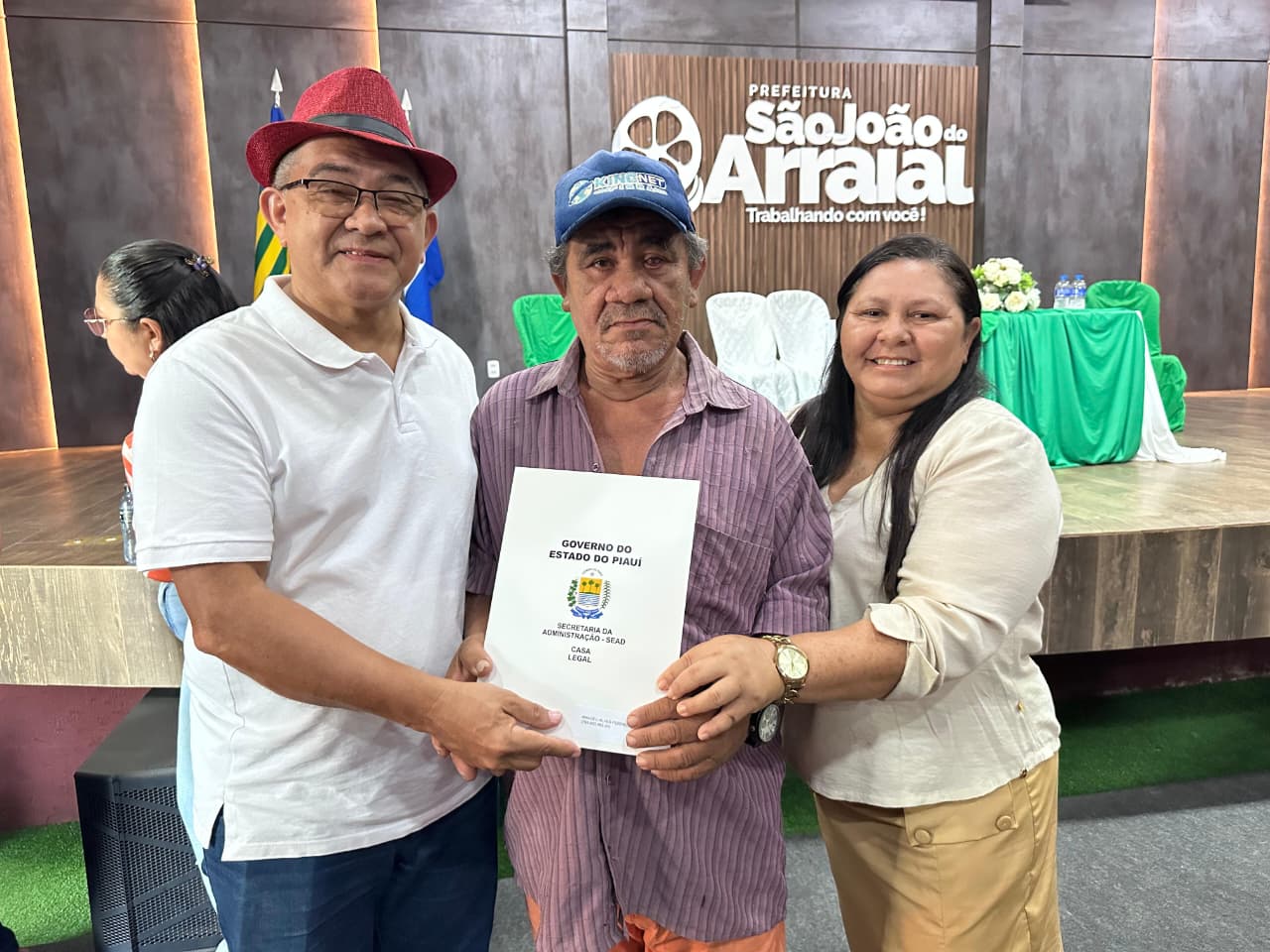 Prefeitura de São João do Arraial e Sead entregam registros de imóveis a moradores do bairro Liberdade - Imagem 4
