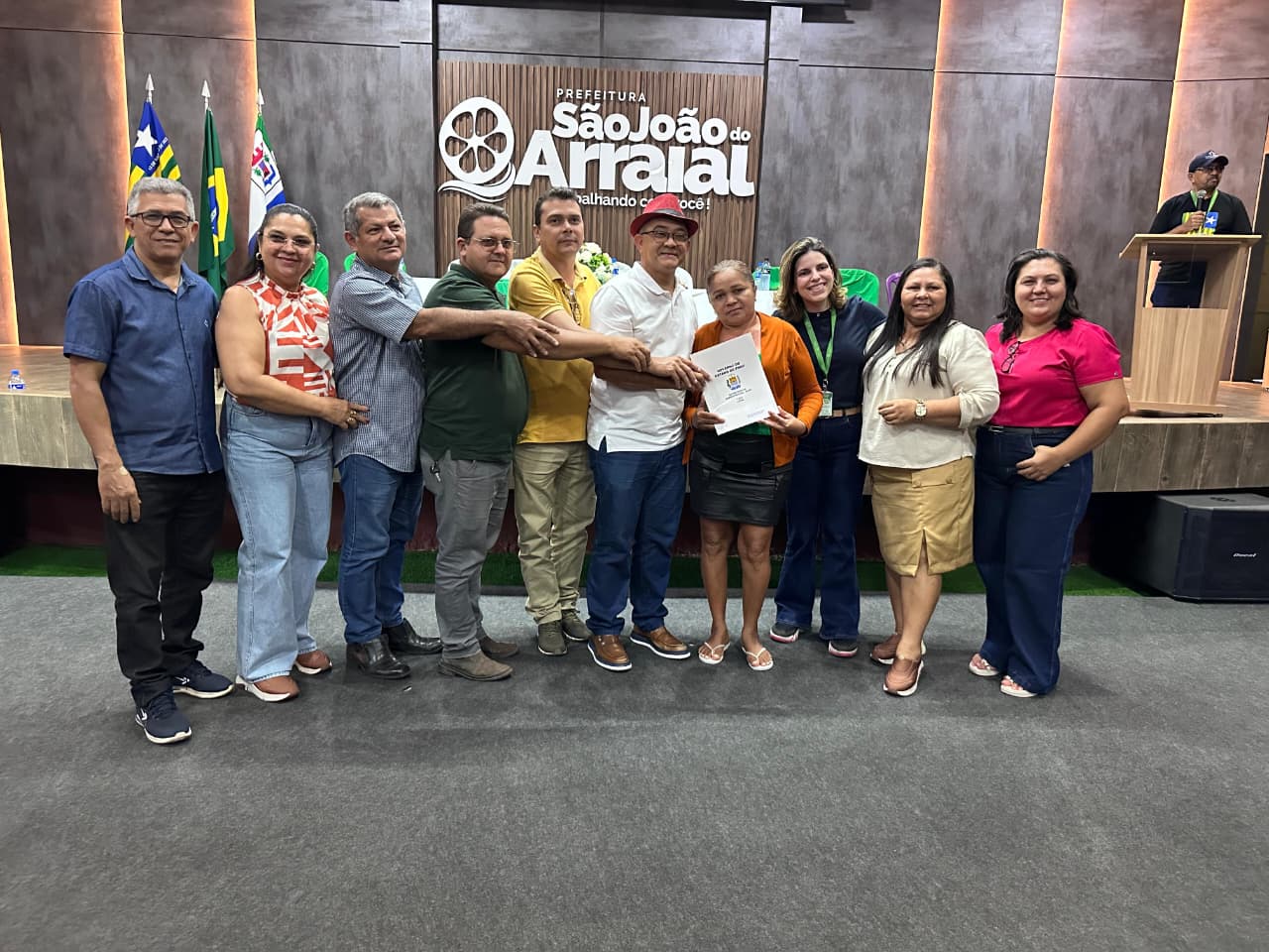 Prefeitura de São João do Arraial e Sead entregam registros de imóveis a moradores do bairro Liberdade - Imagem 1
