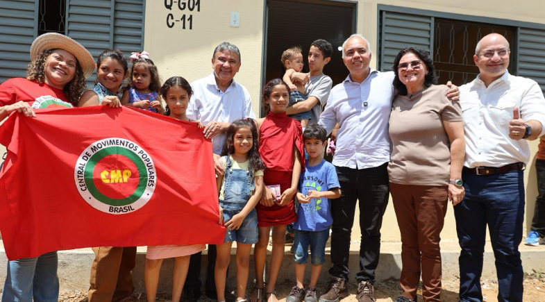 236 famílias recebem novas moradias no Residencial Antônia Flor, em Piripiri