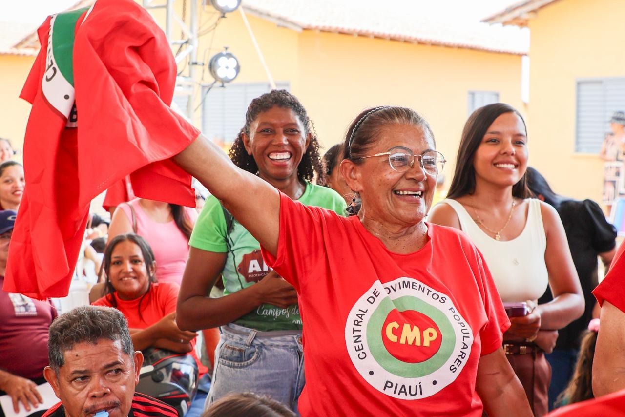 236 famílias recebem novas moradias no Residencial Antônia Flor - Divulgação/ASCOM236 famílias recebem novas moradias no Residencial Antônia Flor - Divulgação/ASCOM